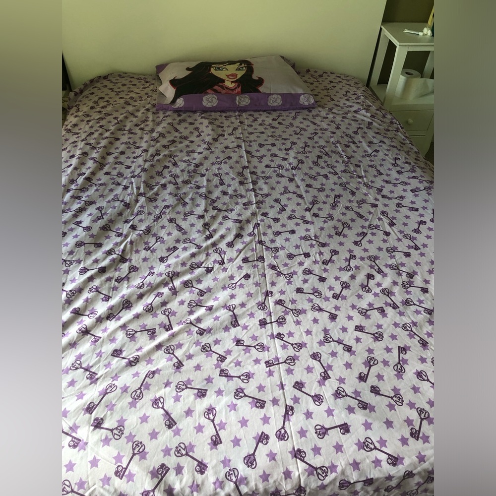 BRATZ new purple twin bedsheet with pillow case